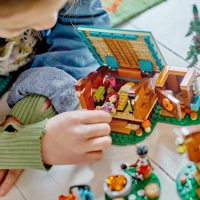 LEGO® Friends 42624 Útulné chatky na dobrodružném táboře_(4)
