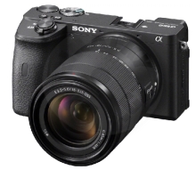 Sony A6600 + 18-135 mm - černá