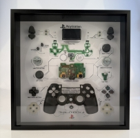 Sony PS4 DualShock 4, rámeček s rozebraným ovladačem